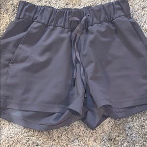 size 6 lululemon shorts